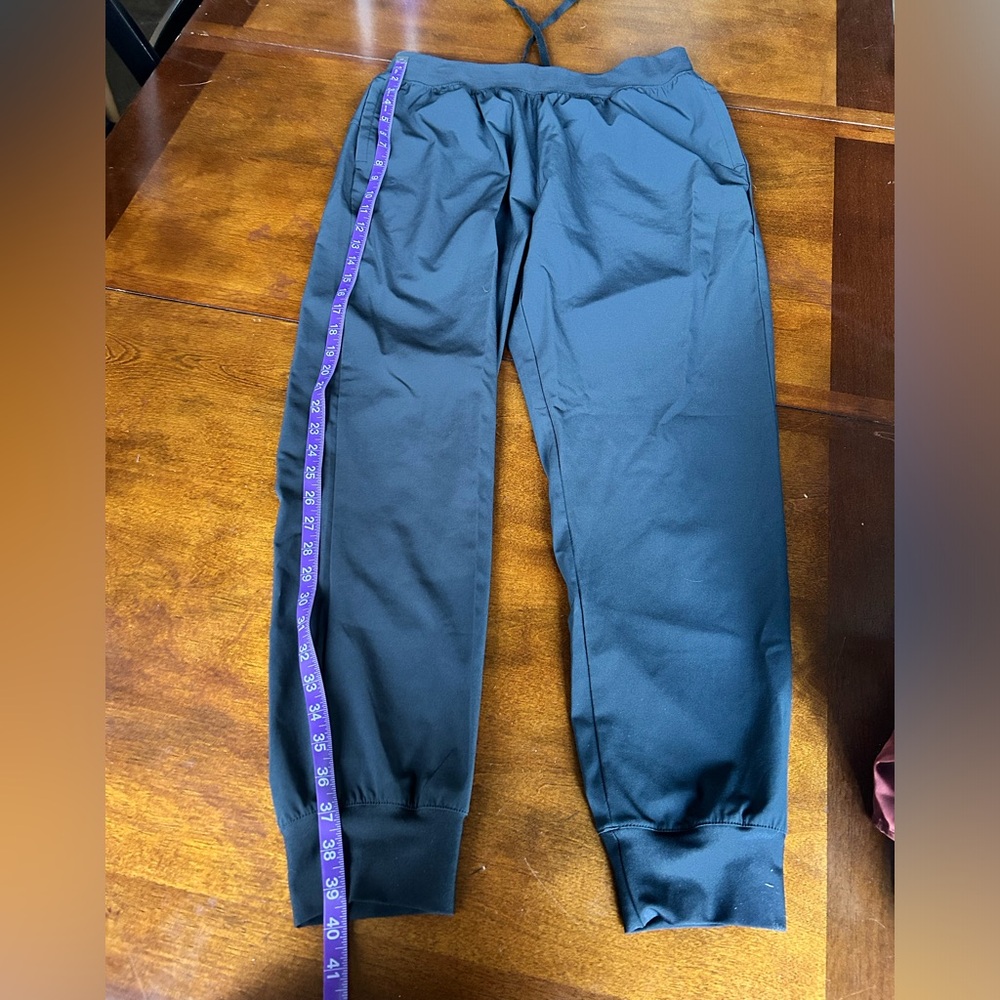 NWOT Under Armour Joggers